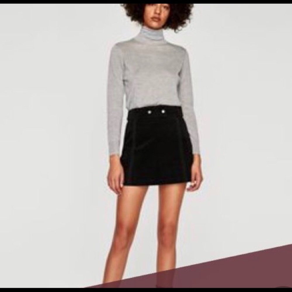 ZARA Woman Black Suede Mini Skirt Size Small